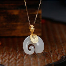 Collar de jade bañado en oro de 18 quilates - Elefante de jade
