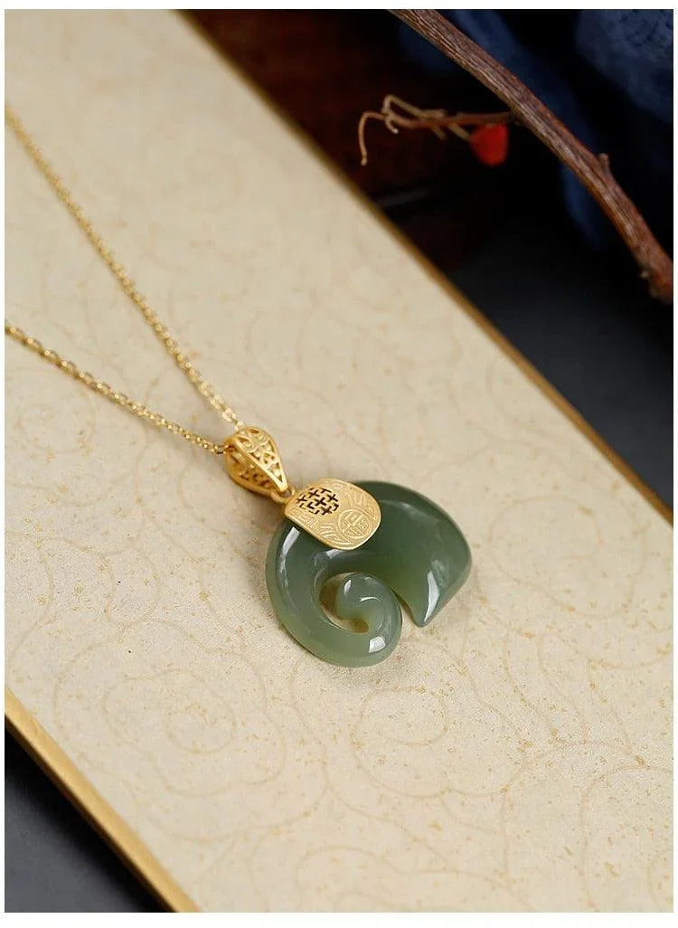 Collar de jade bañado en oro de 18 quilates - Elefante de jade