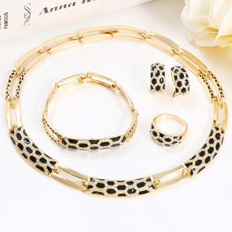 Conjunto premium con estampado animal - Animale