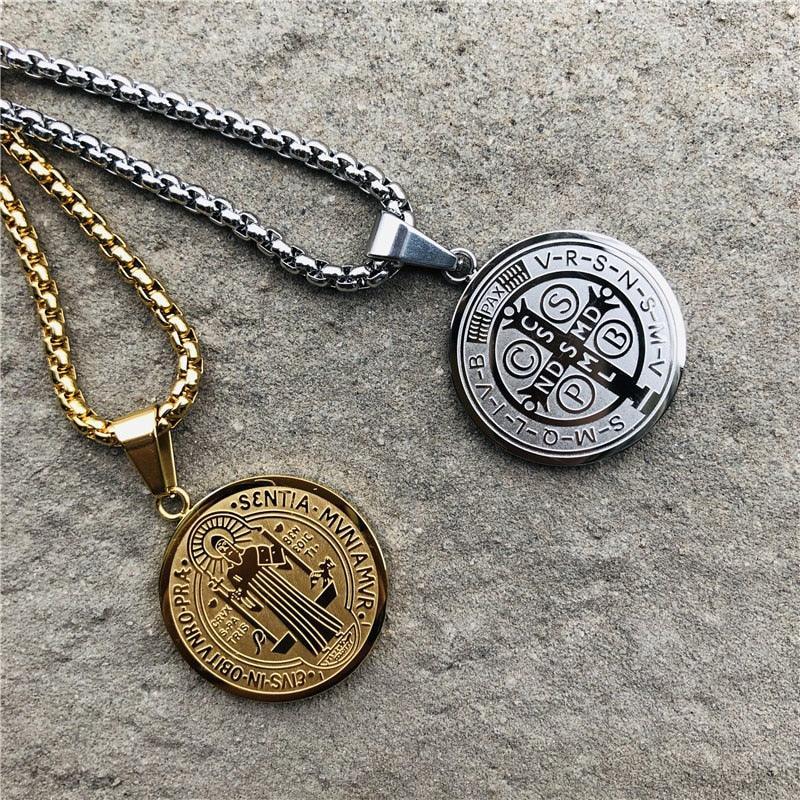 Cadena y colgante de acero - San Benito