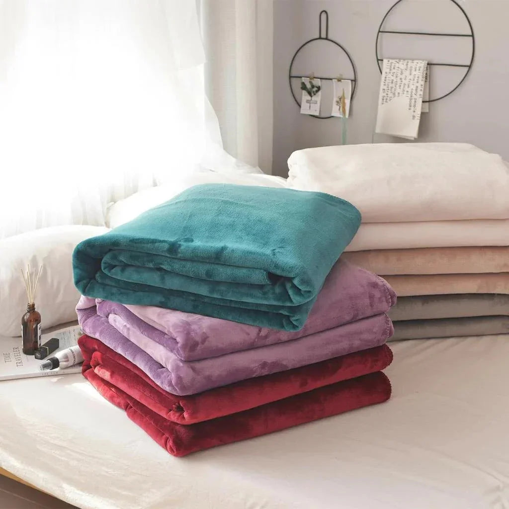 Kit with 4 Double Velvety Microfiber Blankets for Winter
