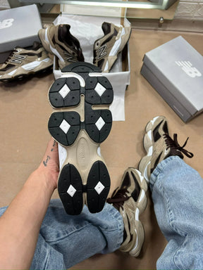 New Balance 9060 Premium Marrom