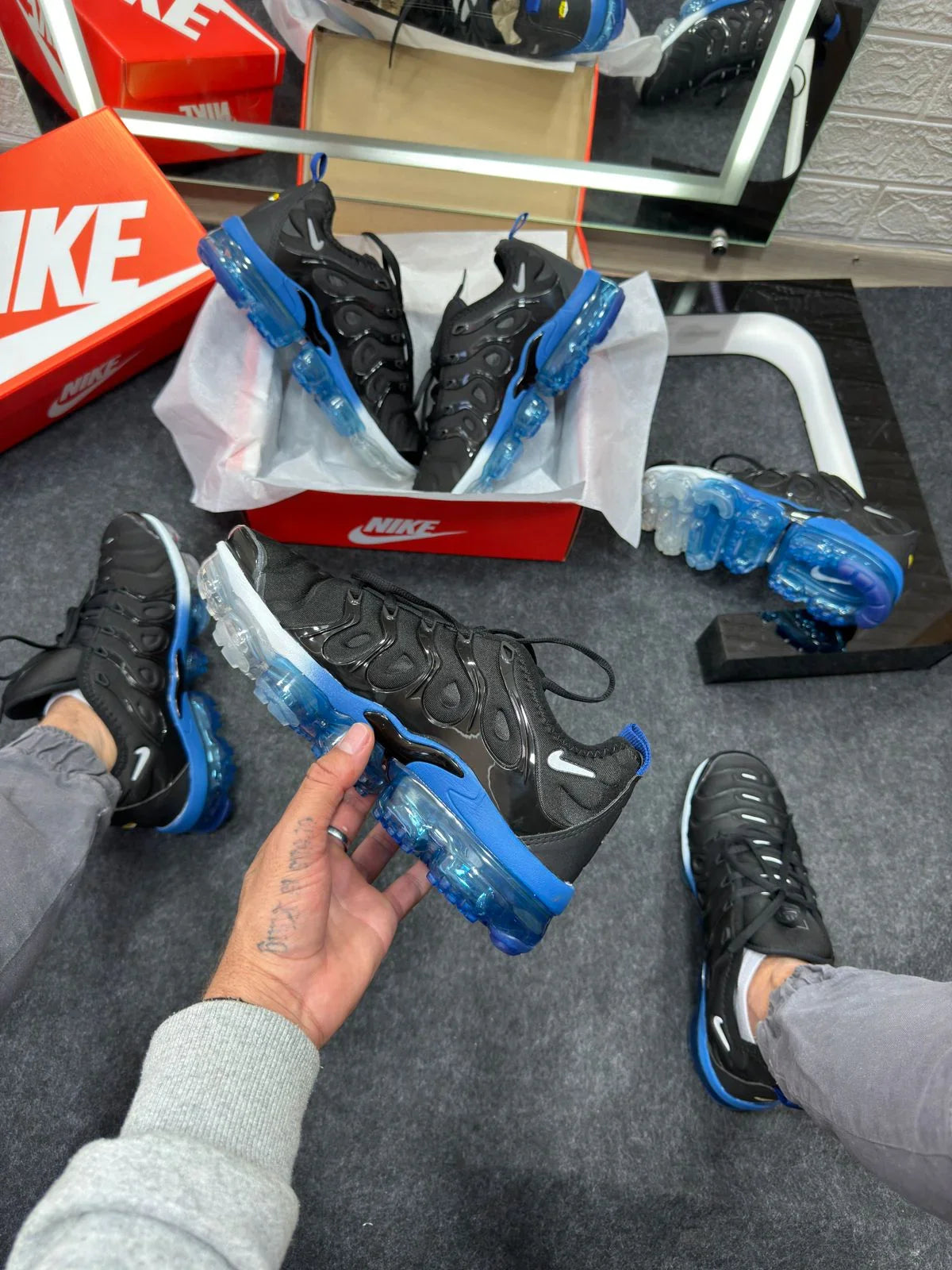 Nike Vapor Max Plus Negro y Azul 