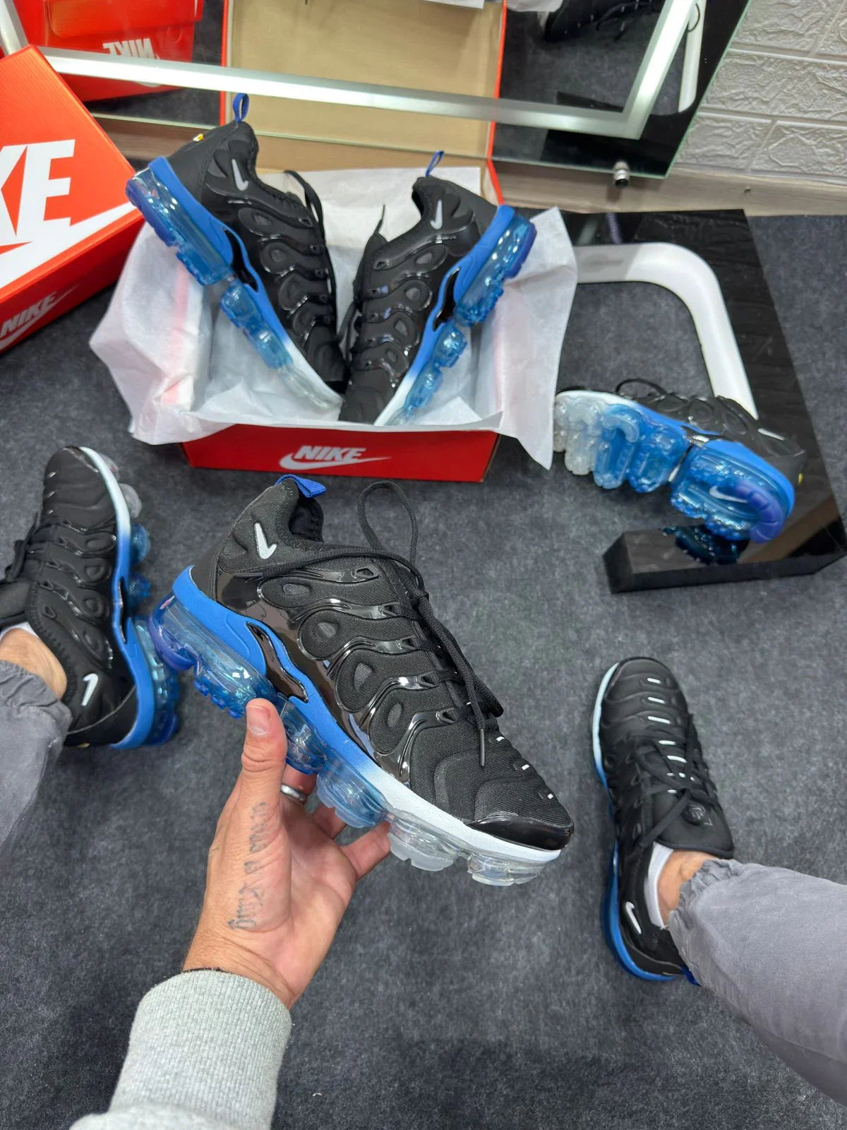 Nike Vapor Max Plus Negro y Azul 