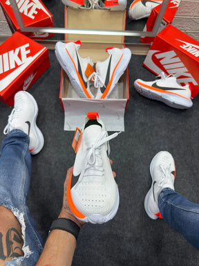Nike Zoom Kinit Vapor Fly naranja y blanco 