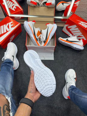 Nike Zoom Kinit Vapor Fly naranja y blanco 