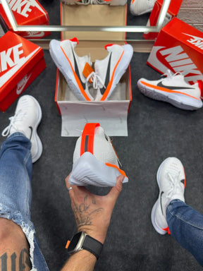Nike Zoom Kinit Vapor Fly naranja y blanco 