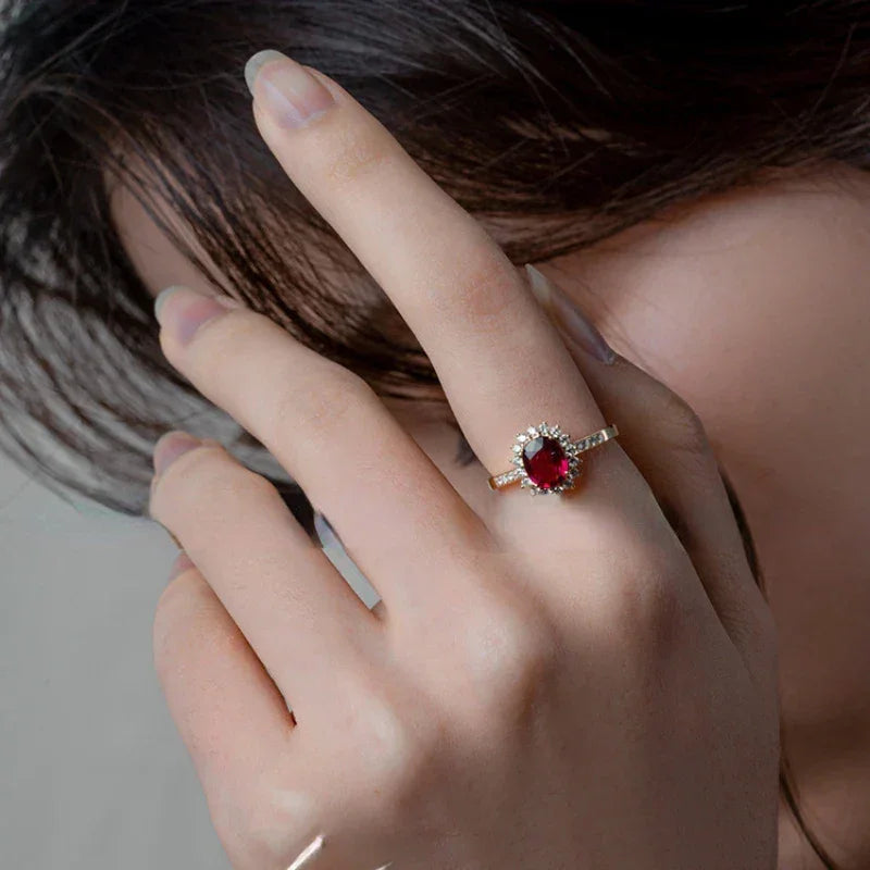 Anel Royal Red com Zircônias em Prata 925 banhado em OURO 18K - Sundian