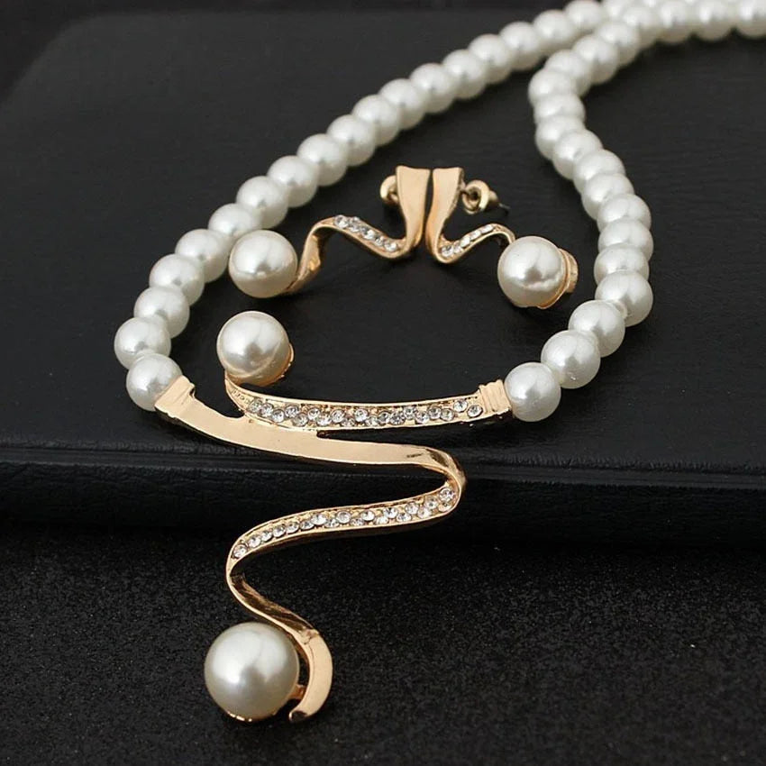 Conjunto De Pérola Brinco e Colar