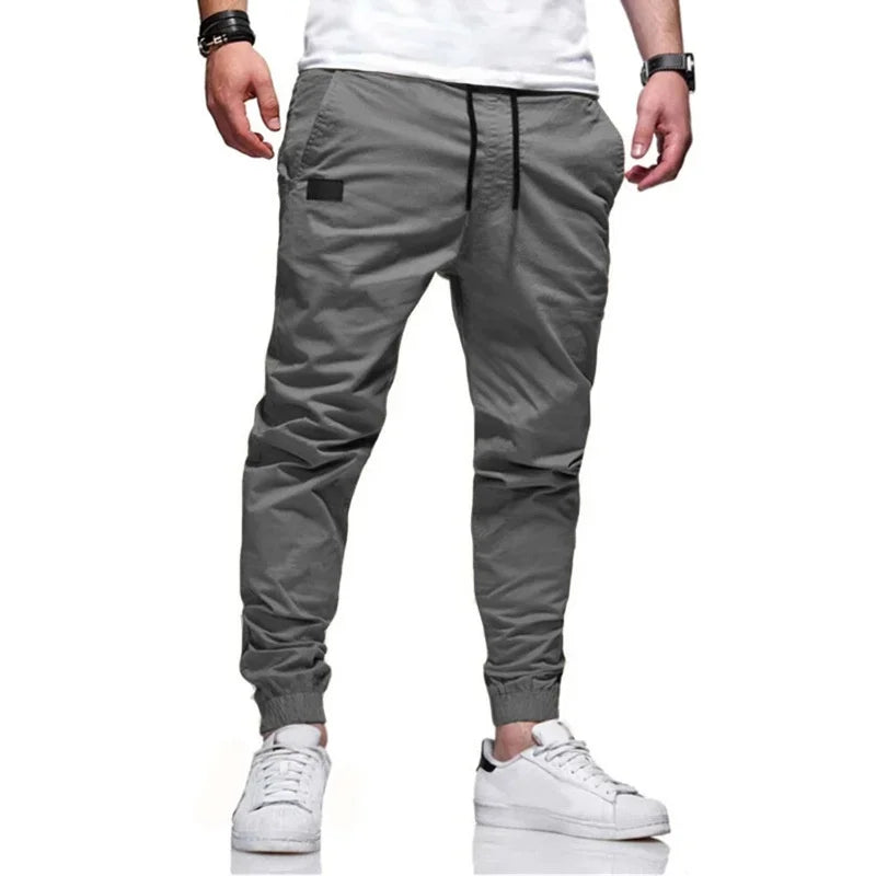 Pantalones cargo para hombre: deportivos, informales y versátiles