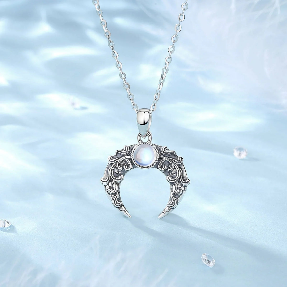 Collar Luna Mística con Piedra Lunar en Plata de Ley 925