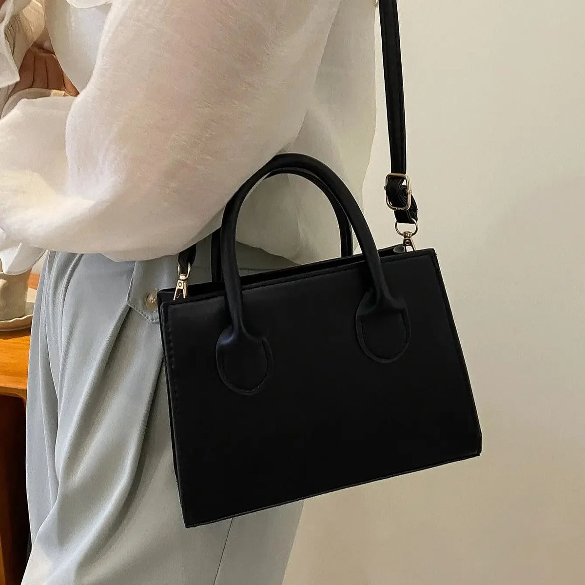 Bolsa de Mão e Tiracolo Luxuosa – Estilo, Elegância e Praticidade - Sundian