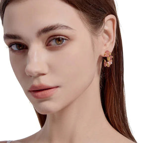 Par de pendientes florales