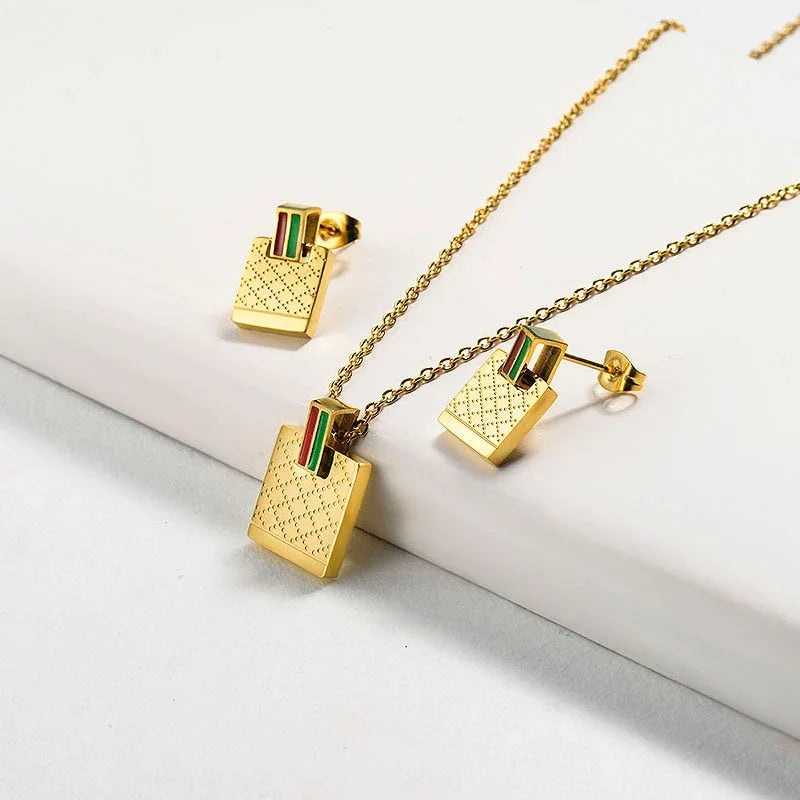 Conjunto de collar y pendientes chapados en Firenzi