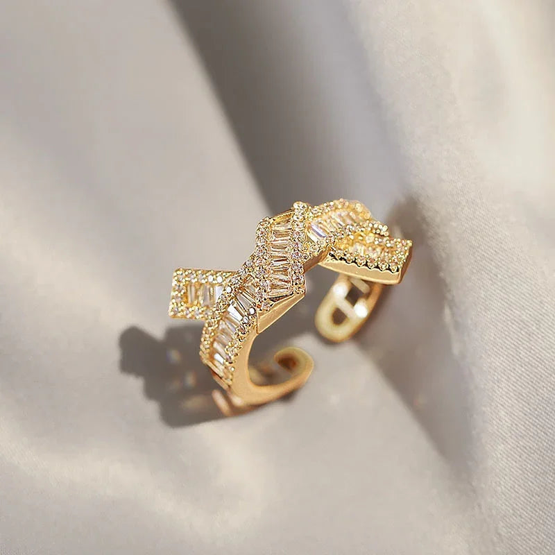 Anel Celeste de Cristais 18K - Sundian