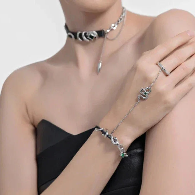 Pulsera de mano de serpiente