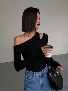 Blusa asimétrica de hombros caídos para mujer, corte entallado y mangas largas 