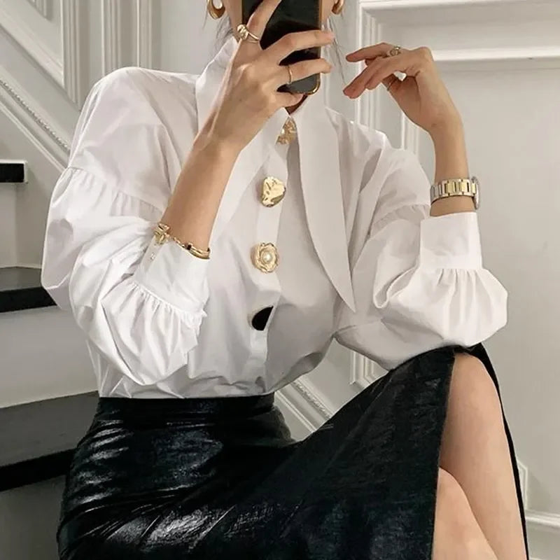 Foster Shirt – Charm and lightness in one look 