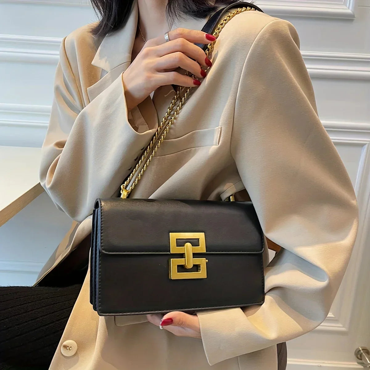 Bolsa Tiracolo Clássica Minimalista – Elegância Atemporal com Estilo