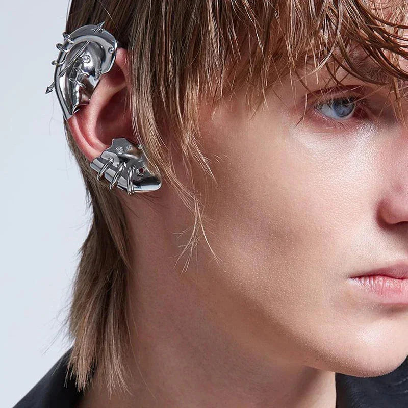 Pendientes Cyberpunk bañados en plata
