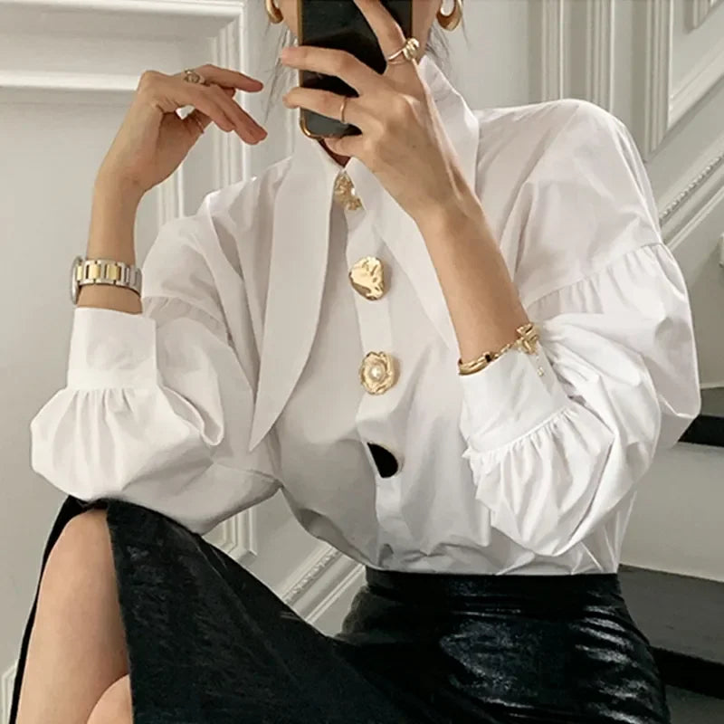 Foster Shirt – Charm and lightness in one look 