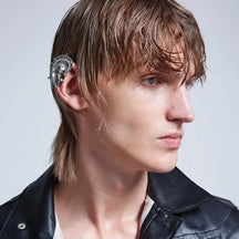 Pendientes Cyberpunk bañados en plata