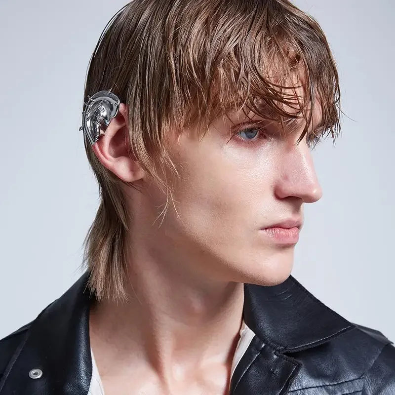 Pendientes Cyberpunk bañados en plata