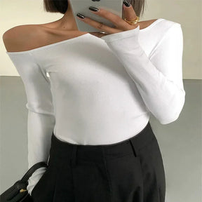 Blusa asimétrica de hombros caídos para mujer, corte entallado y mangas largas 