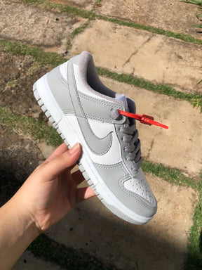 SB Dunk Low Blanco Gris Neutro