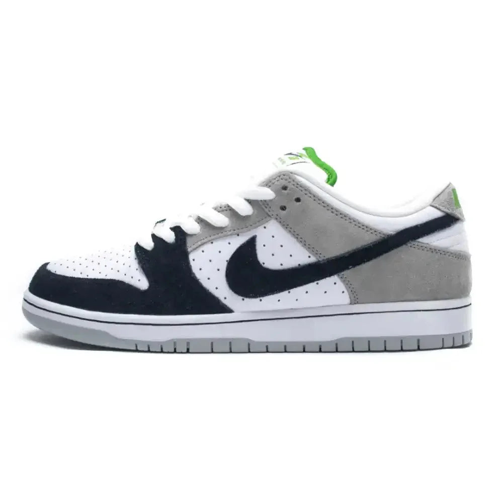 SB Dunk Low Clorofila Gris Negro y Verde