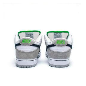SB Dunk Low Clorofila Gris Negro y Verde