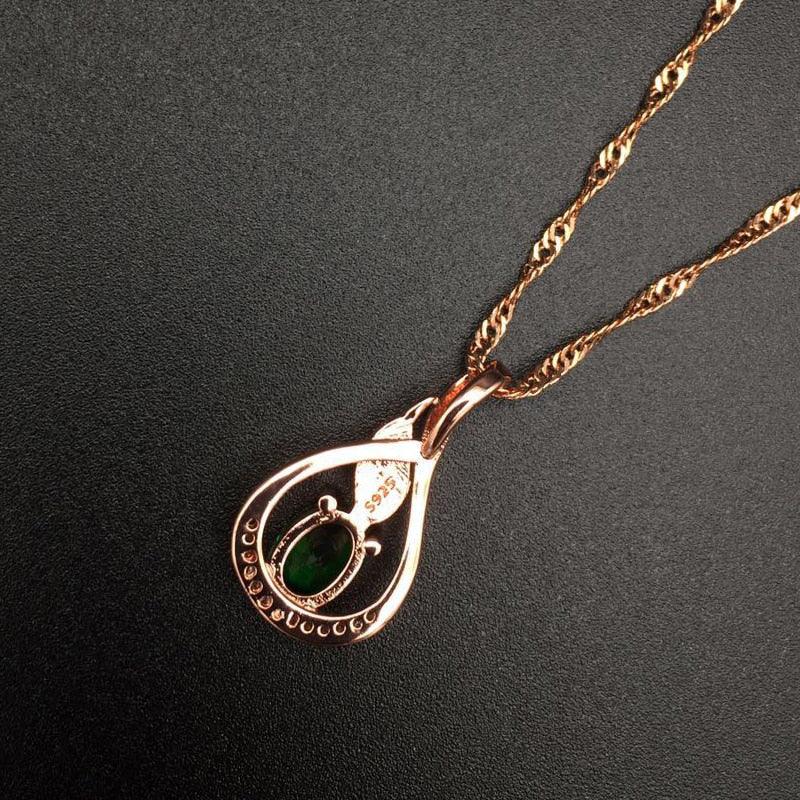 Colar Banhado a Ouro 18K e Esmeralda