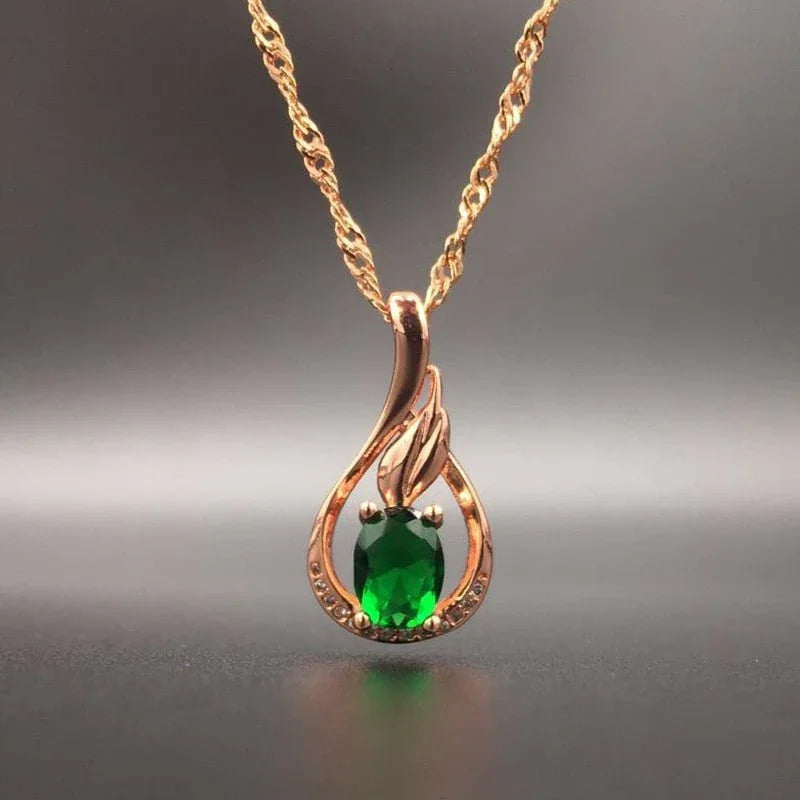 Colar Banhado a Ouro 18K e Esmeralda