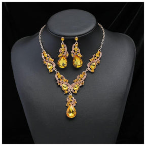 Conjunto de collar y pendientes de cristal de lujo