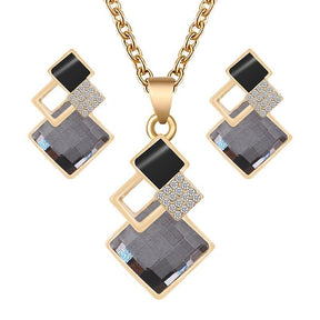 Conjunto de collar y pendientes geométricos de lujo