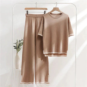 Conjunto de punto para mujer de nueva temporada: tacto suave y aspecto encantador. 
