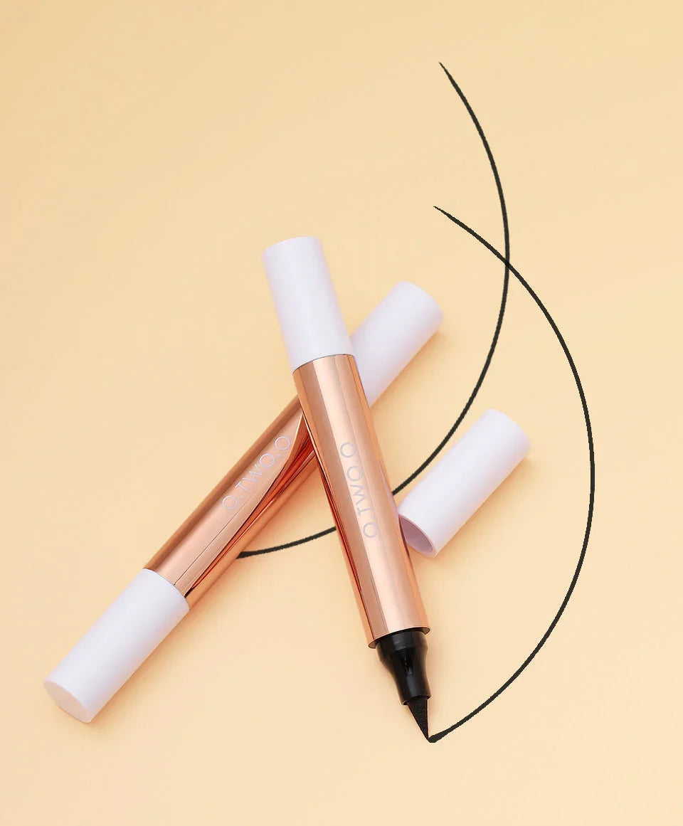 Black Eyeliner with 2 Tips - Quick Drying
