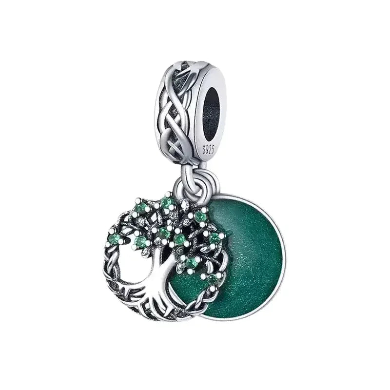 Charm de árbol verde