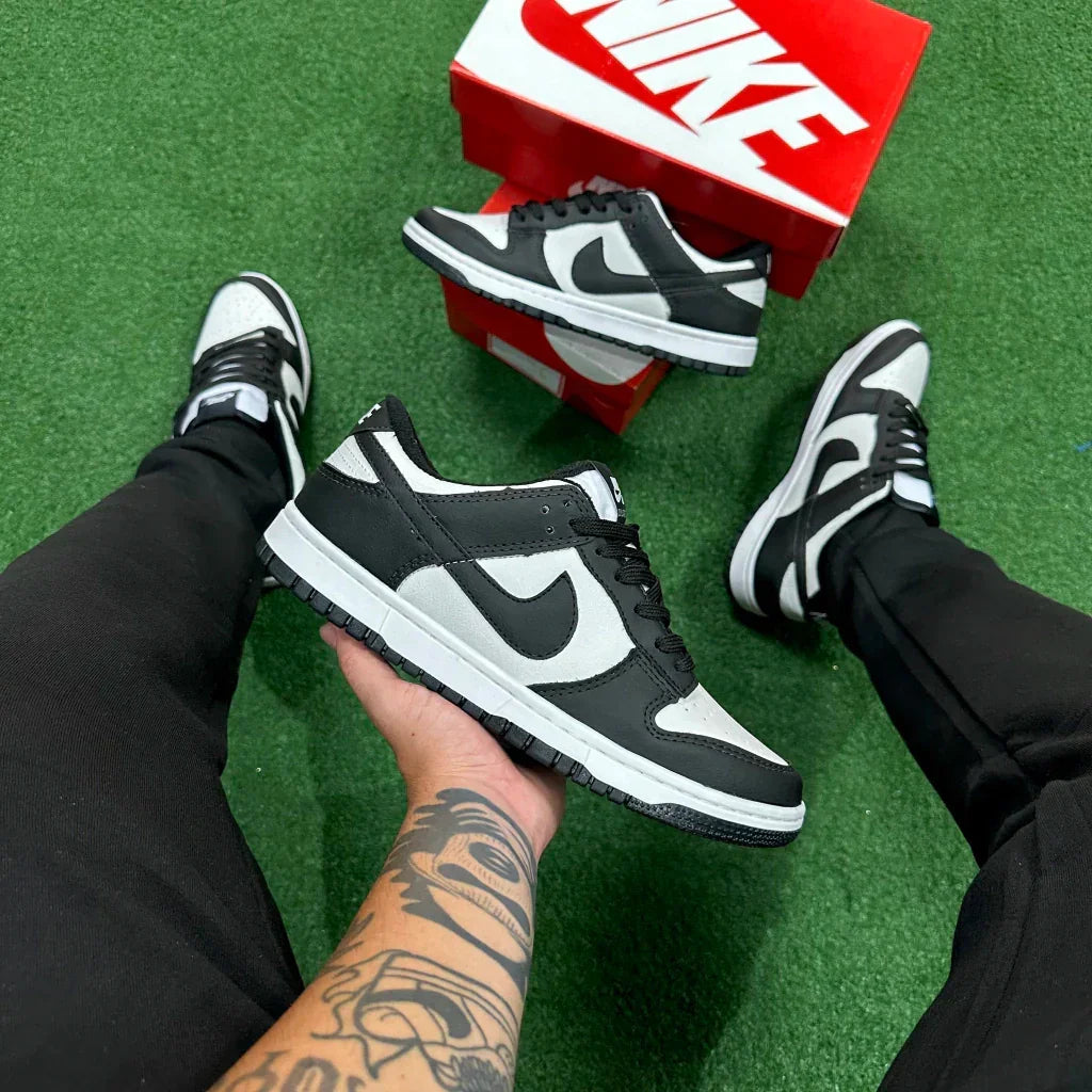 Dunk Low Panda