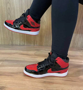 Jordan Mid Preto/Vermelho Brilhante
