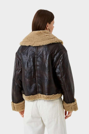 Casaco Feminino de Pele Vintage – Elegância e conforto para o dia a dia