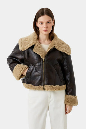 Casaco Feminino de Pele Vintage – Elegância e conforto para o dia a dia
