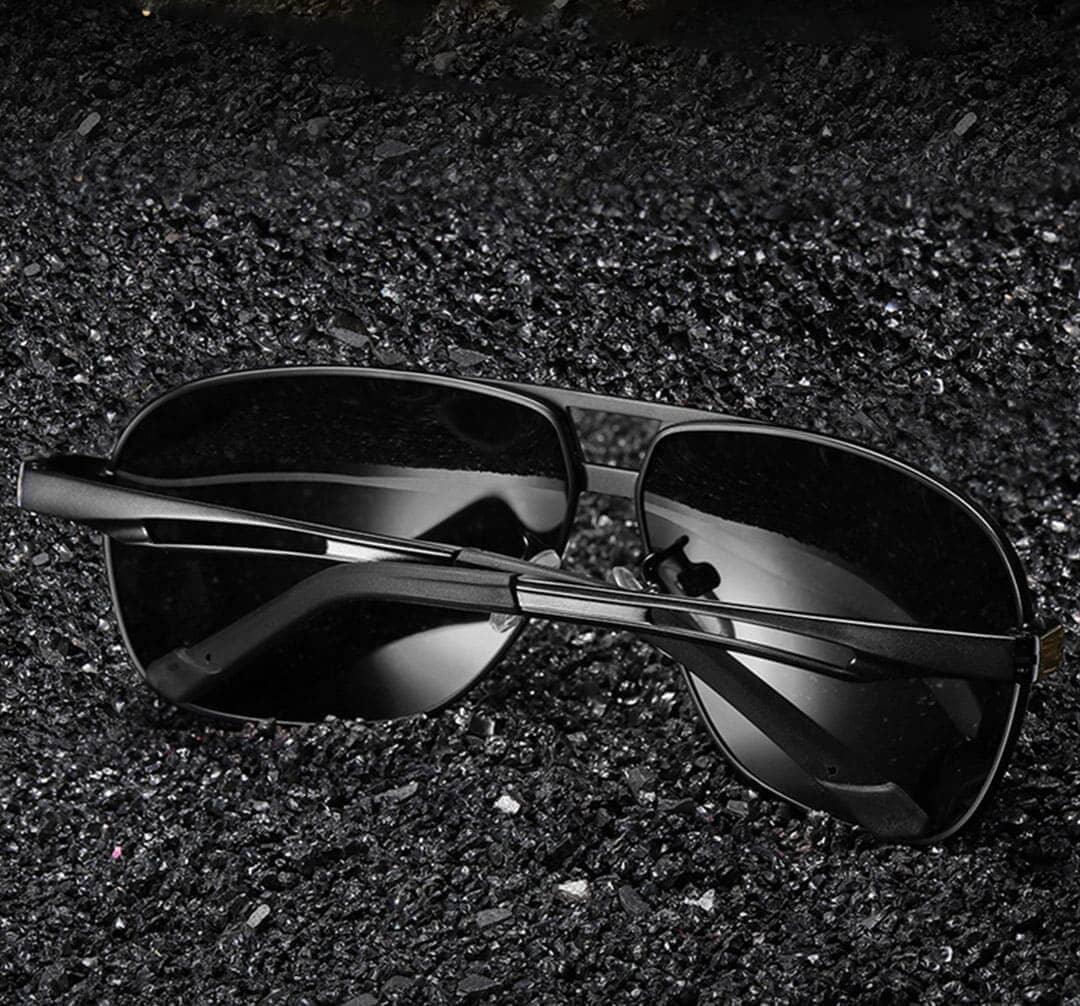 Gafas de sol Commander: encanto y ligereza en un solo look 